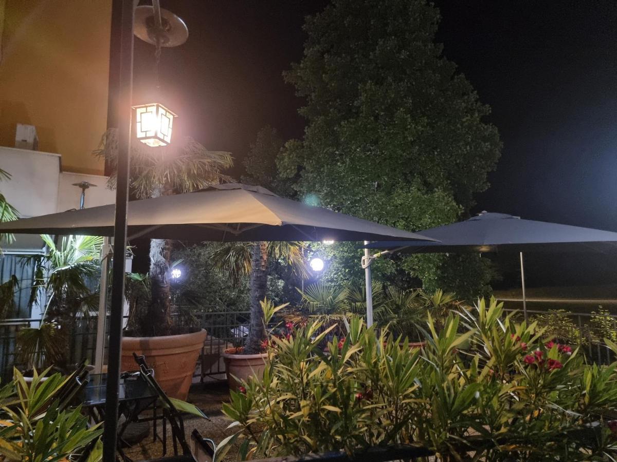 Hotel Restaurant Le Relais - Pau Nord Lons Ngoại thất bức ảnh