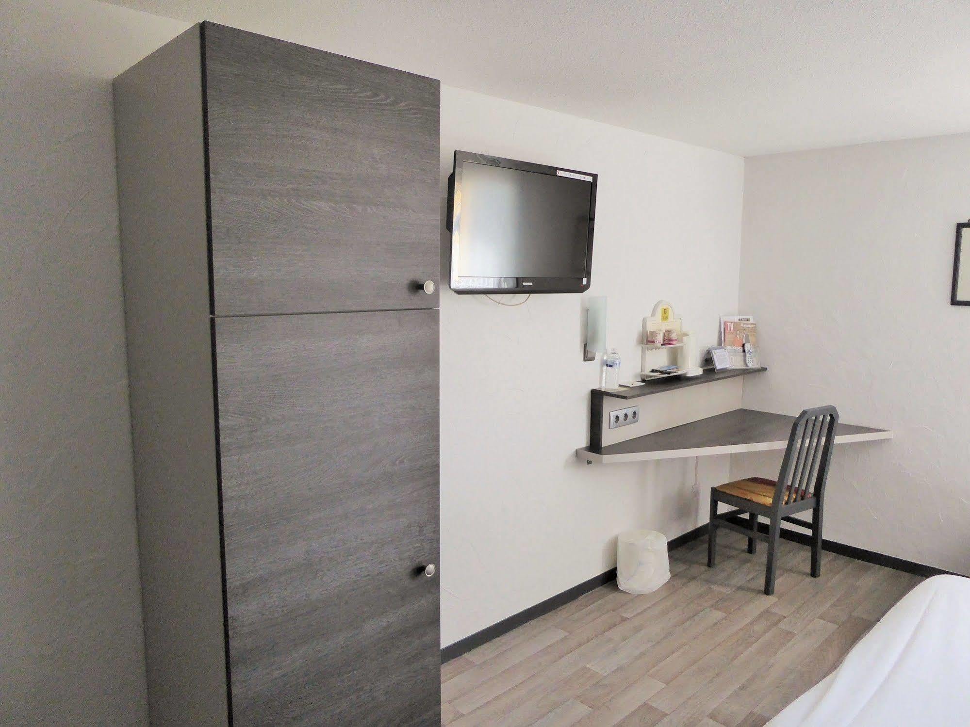Hotel Restaurant Le Relais - Pau Nord Lons Ngoại thất bức ảnh